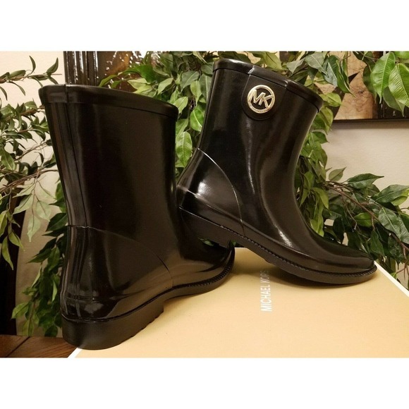 MICHAEL KORS WOMEN'S BENJI RAIN BOOTIE LOGO BOOTS - Picture 7 of 8